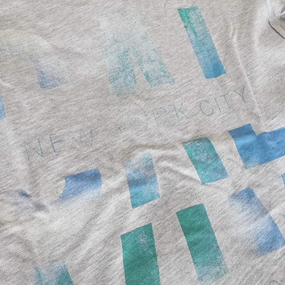 New Calvin Klein T-shirt - Picture 2 of 6